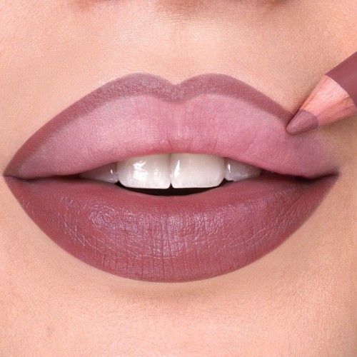 artist-lips-102-lips